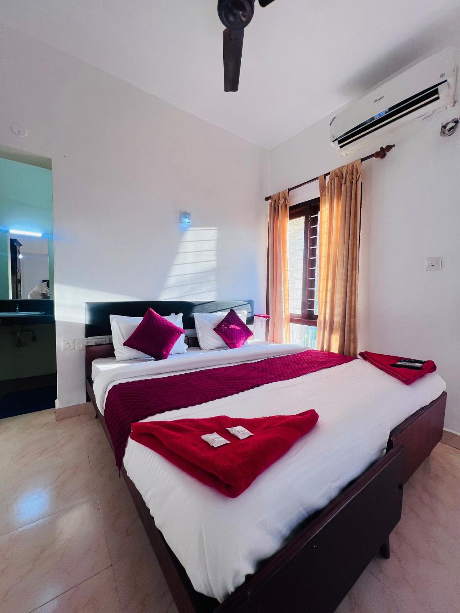 Hotel Sunday - Townhouse Club Airport Trivandrum تريفِندرم المظهر الخارجي الصورة