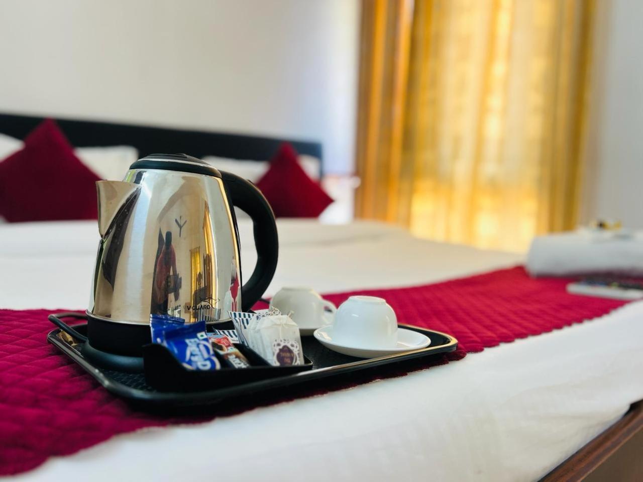 Hotel Sunday - Townhouse Club Airport Trivandrum تريفِندرم المظهر الخارجي الصورة