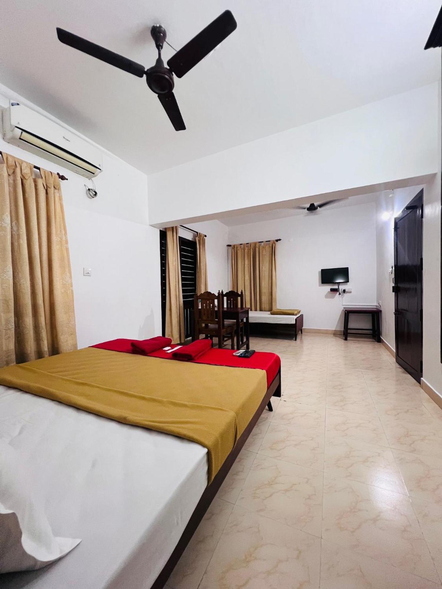 Hotel Sunday - Townhouse Club Airport Trivandrum تريفِندرم المظهر الخارجي الصورة